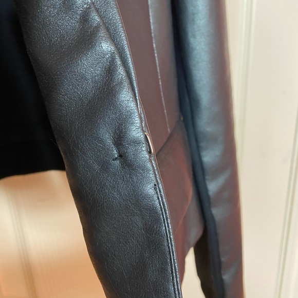 BCBG Cruz Faux Leather Blazer Jacket EUC - Picture 9 of 11